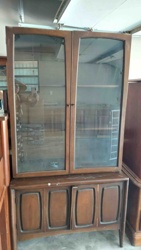 Mid-Century Modern China Cabinet / Hutch