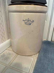 Vintage Crown 6-Gallon Stoneware Crock