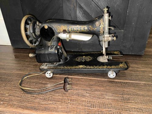Vintage Singer Sewing Machine with Electric Motor and Light