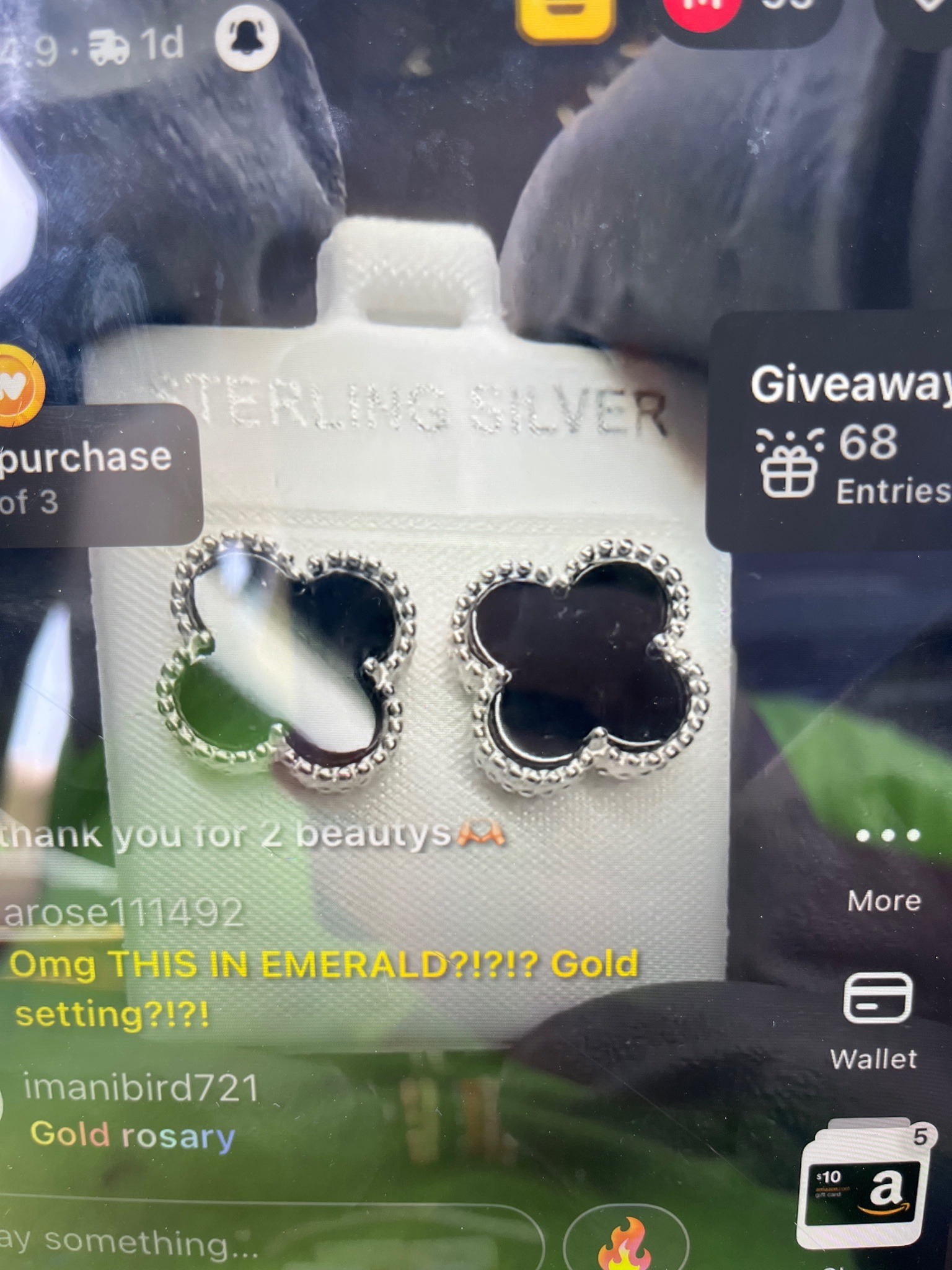 Submitted photo of Four-leaf clover motif stud earrings (not authenticated)