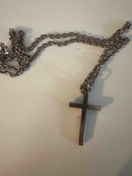 Simple Cross Pendant Necklace