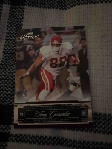 2007 Playoff Prestige Tony Gonzalez Football Card #88