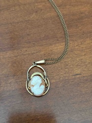 Vintage Cameo Pendant Necklace