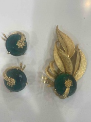 Vintage Gold-Toned Brooch and Earring Set with Green Faceted Stones