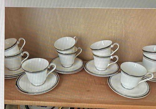 Royal Doulton Sarabande H5068 Cups and Saucers Set