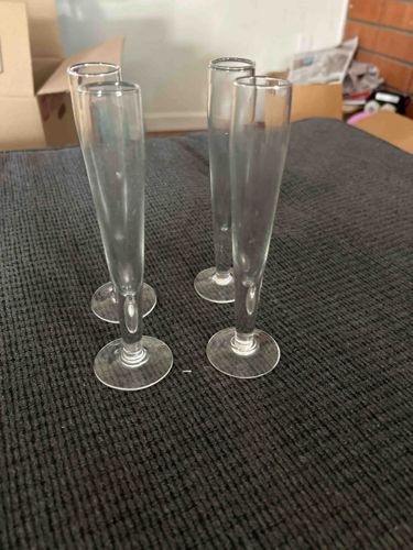 Clear Glass Champagne Flutes (Set of 4)