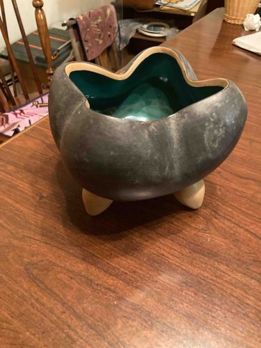 Organic-shaped Tripod Ceramic Vessel