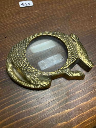 Armadillo Magnifying Glass