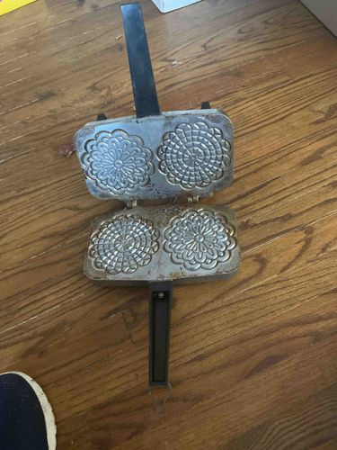Vintage Rosette and Pizzelle Iron
