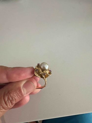 Organic-Style Gold Ring with Pearl and Amethyst Accents
