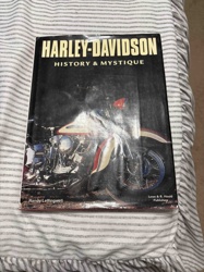 Harley-Davidson: History & Mystique by Randy Leffingwell