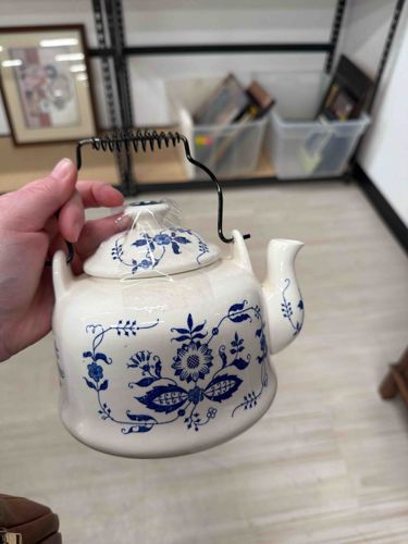 Blue Onion Pattern Ceramic Teapot with Metal Coil Handle