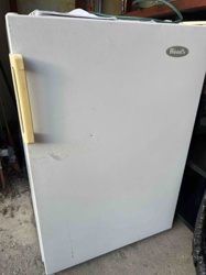 Wood's Upright Freezer