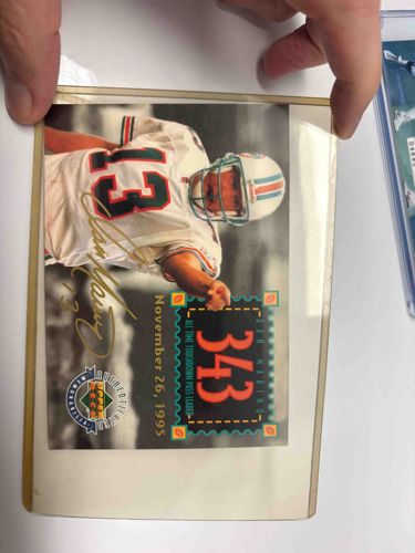 1995 Upper Deck Dan Marino Autographed 343 All-Time Touchdown Pass Leader Commemorative Card