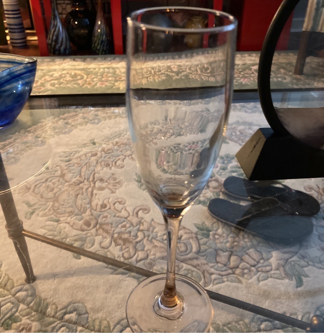 Submitted photo of Clear glass champagne flute (unverified maker)