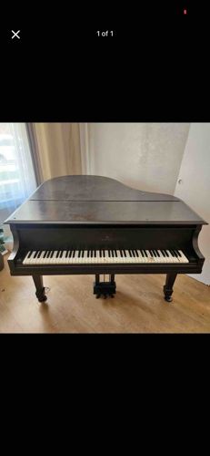 Kurtzmann Baby Grand Piano