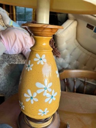 Mid-Century Modern Ceramic Daisy Table Lamp
