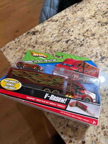 Hot Wheels Racing Rigs V-Rroom! Transport Truck with Hot Wheels Vehicle
