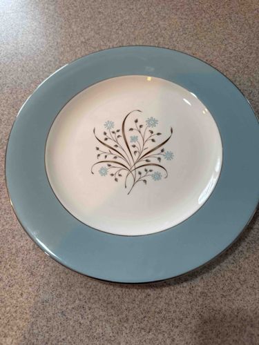 Mid-Century Modern Dinner Plate with Floral Motif