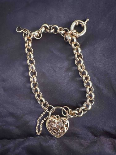 Gold-Toned Rolo Chain Bracelet with Ornate Heart Locket