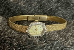 Vintage Gruen Quartz Women's Mesh Band Watch with Diamond Bezel