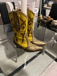 Two-Tone Yellow and Alligator Pattern Western Boots