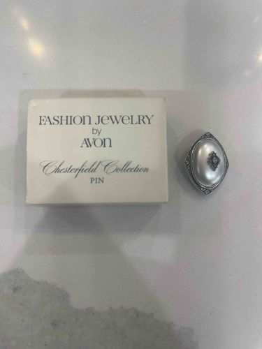 Avon Chesterfield Collection Pin
