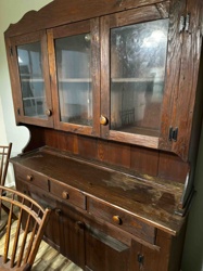 Vintage Hunt Country Solid Wood Hutch / China Cabinet