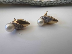 18k Gold, Diamond, and Pearl Clip-On Earrings