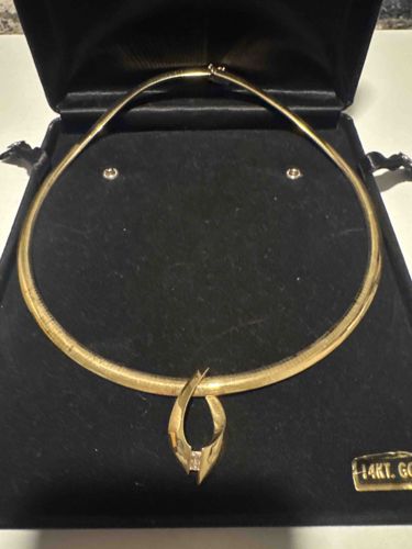 14k Yellow Gold Omega Chain Necklace with Diamond Swirl Pendant