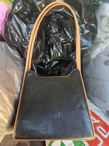 Gucci Black Leather Shoulder Bag with Vachetta Trim