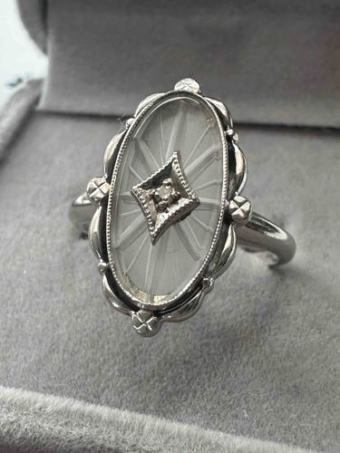 Vintage 10k White Gold Frosted Carved Camphor Glass Ring