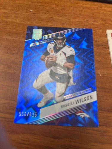 2022 Panini Elite Status Russell Wilson Football Trading Card (Numbered 555/525)