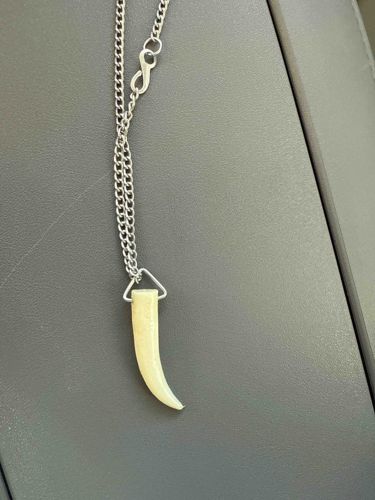 Faux Tooth Pendant Necklace