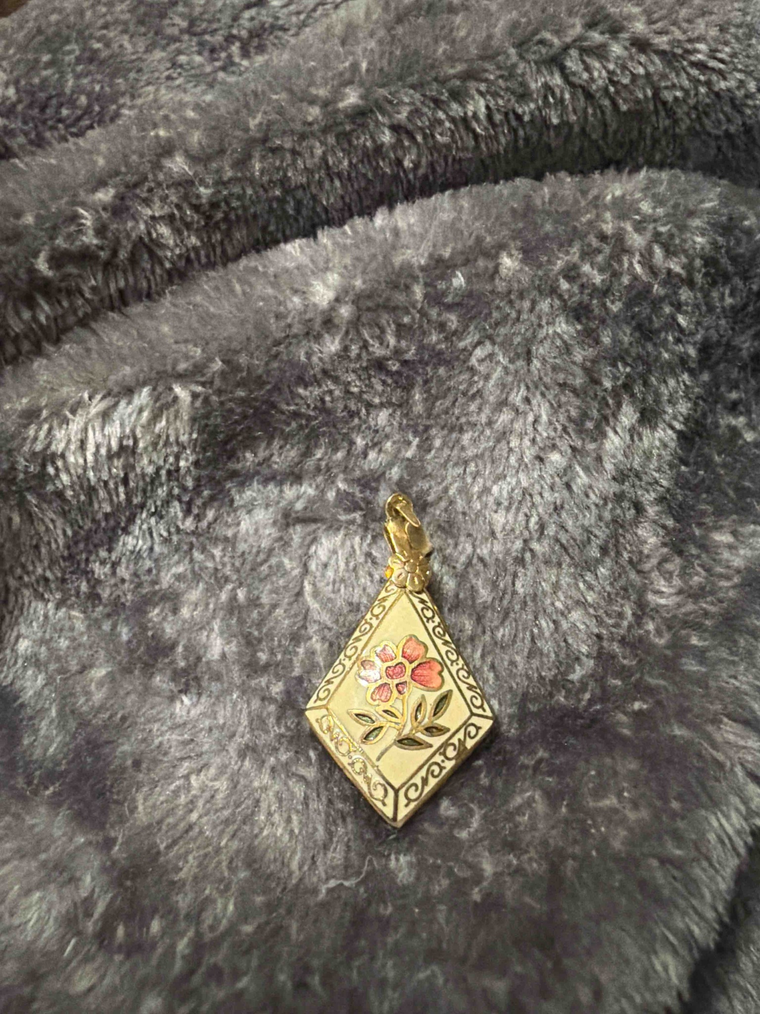 Vintage Gold-Tone Lozenge-Shaped Enamel Floral Pendant