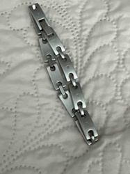 Modern Matte Silver-Tone 'G' Link Bracelet
