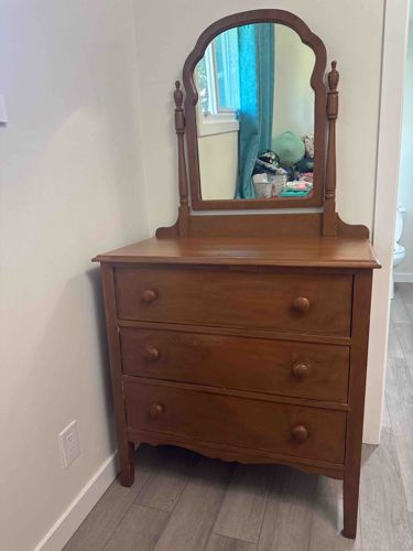 Three-Drawer Dresser with Tilting Mirror