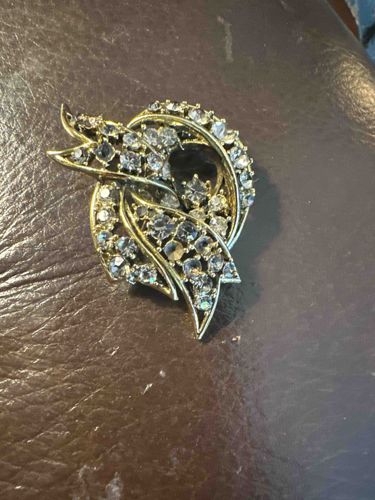 Vintage Rhinestone Brooch with Gold-Tone Setting
