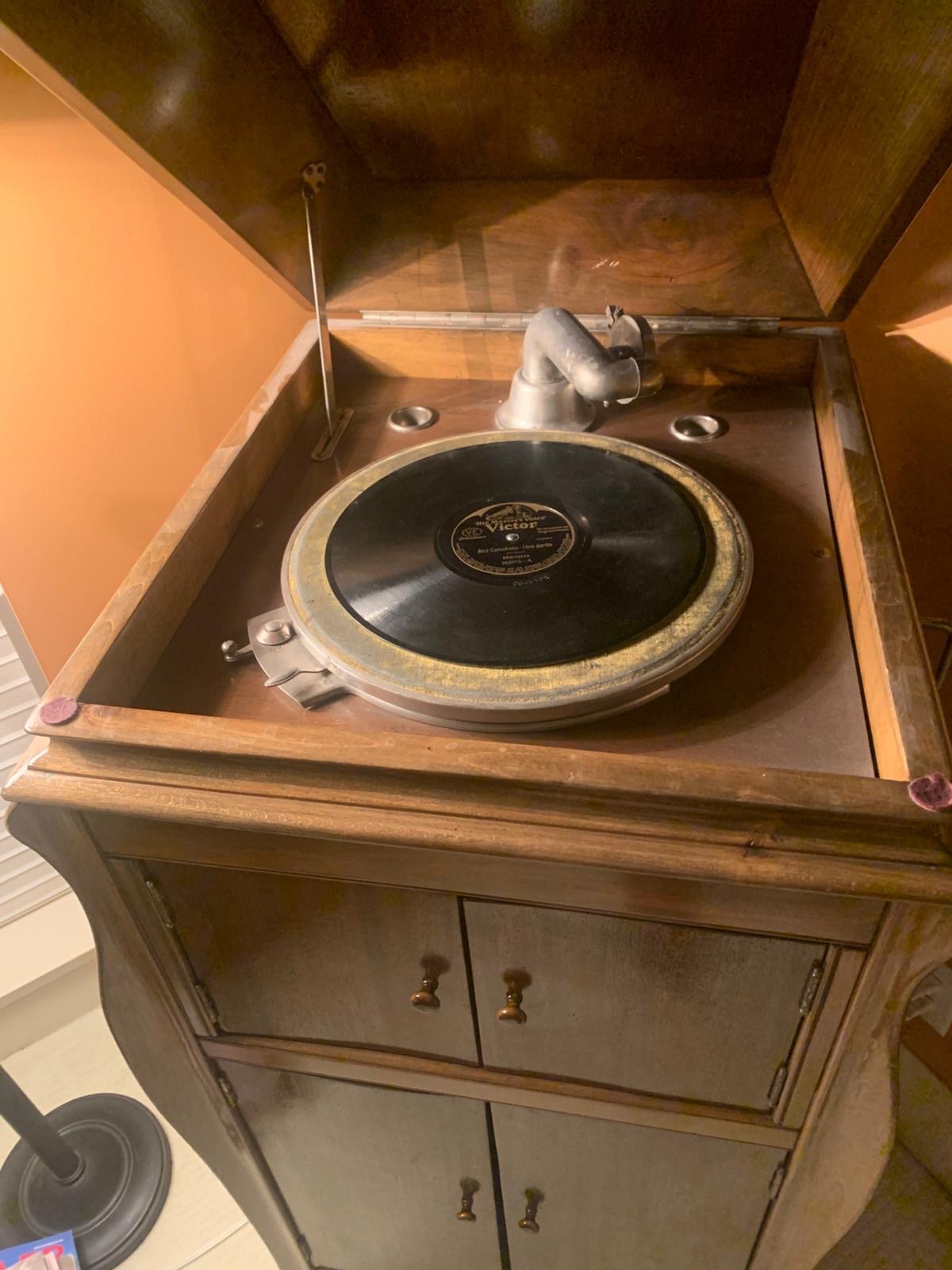 Submitted photo of Victrola floor-model phonograph (not authenticated)