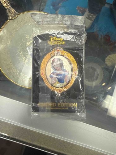 Disney Movie Club Limited Edition Snow White Pin