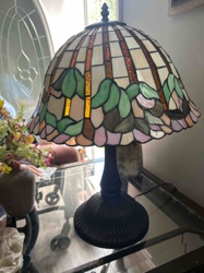 Tiffany-Style Stained Glass Table Lamp