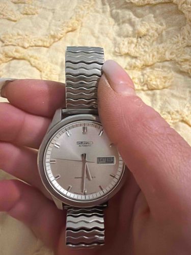 Seiko Automatic Day-Date Watch with Wavy Expansion Bracelet