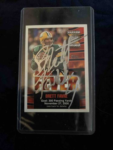 Brett Favre Autographed 2000 Topps Season Opener Football Fever Insert Card