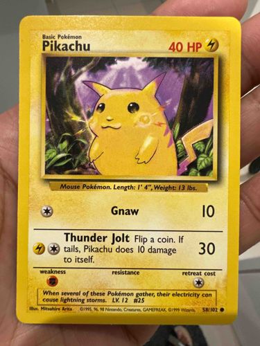 Pikachu (Red Cheek, Shadowless) Base Set Pokémon Card