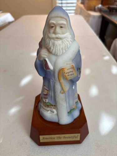Thomas Kinkade 'America The Beautiful' Illuminated Santa Figurine