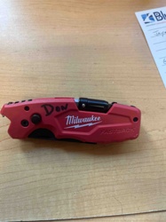 Milwaukee FASTBACK Utility Knife with Integrated Screwdriver