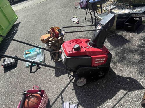 Honda HS720 Snowblower