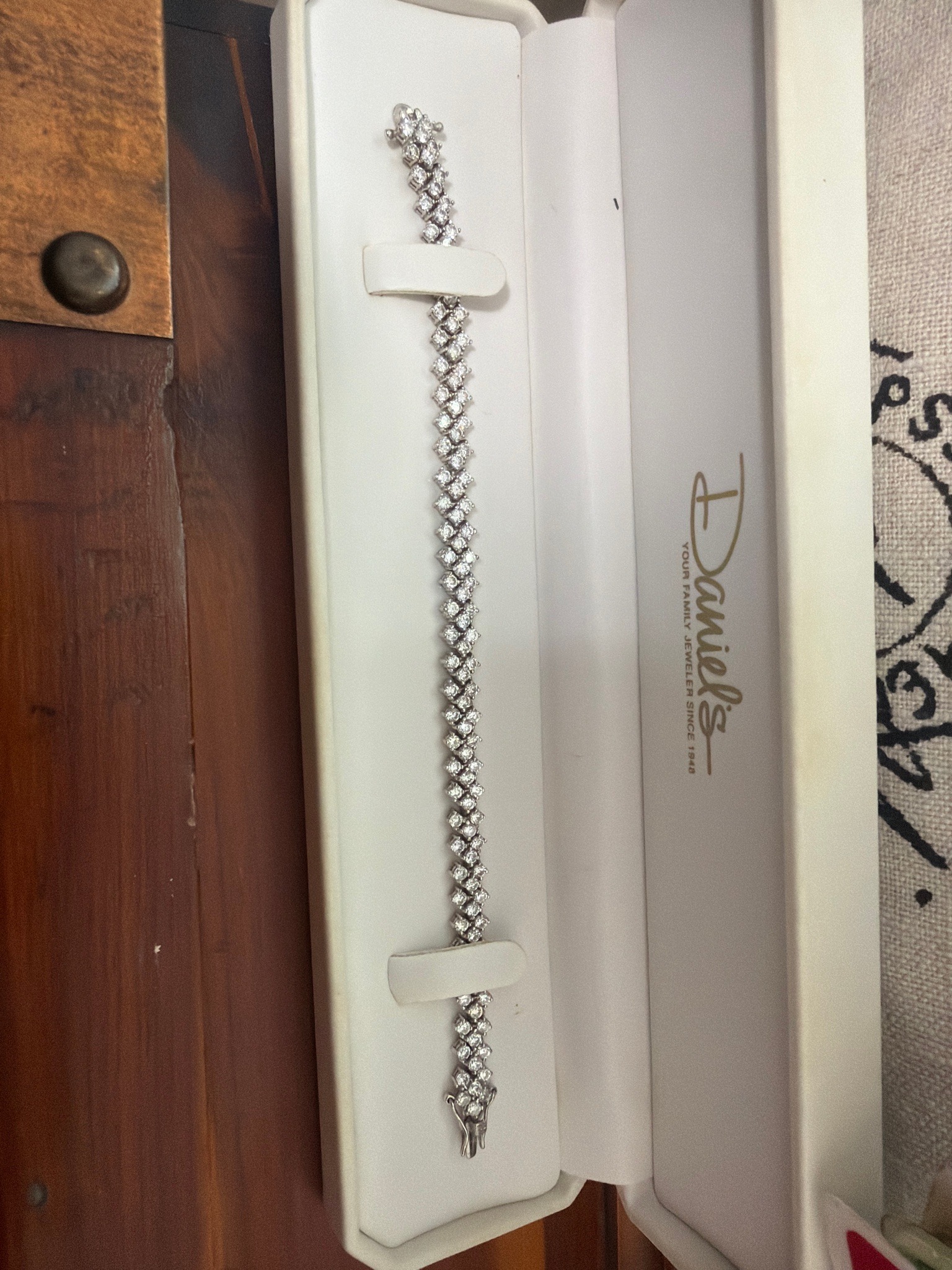 Submitted photo of Diamond tennis bracelet (not authenticated)