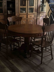 Traditional Wooden Pedestal Dining Table and Windsor/Spindle Back Chairs