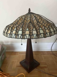 Arts and Crafts Style Stained Glass Table Lamp